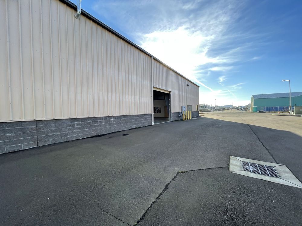 Class A Industrial: 3543 Steelhead Run Drive NE, Suite A, Albany, OR 97321